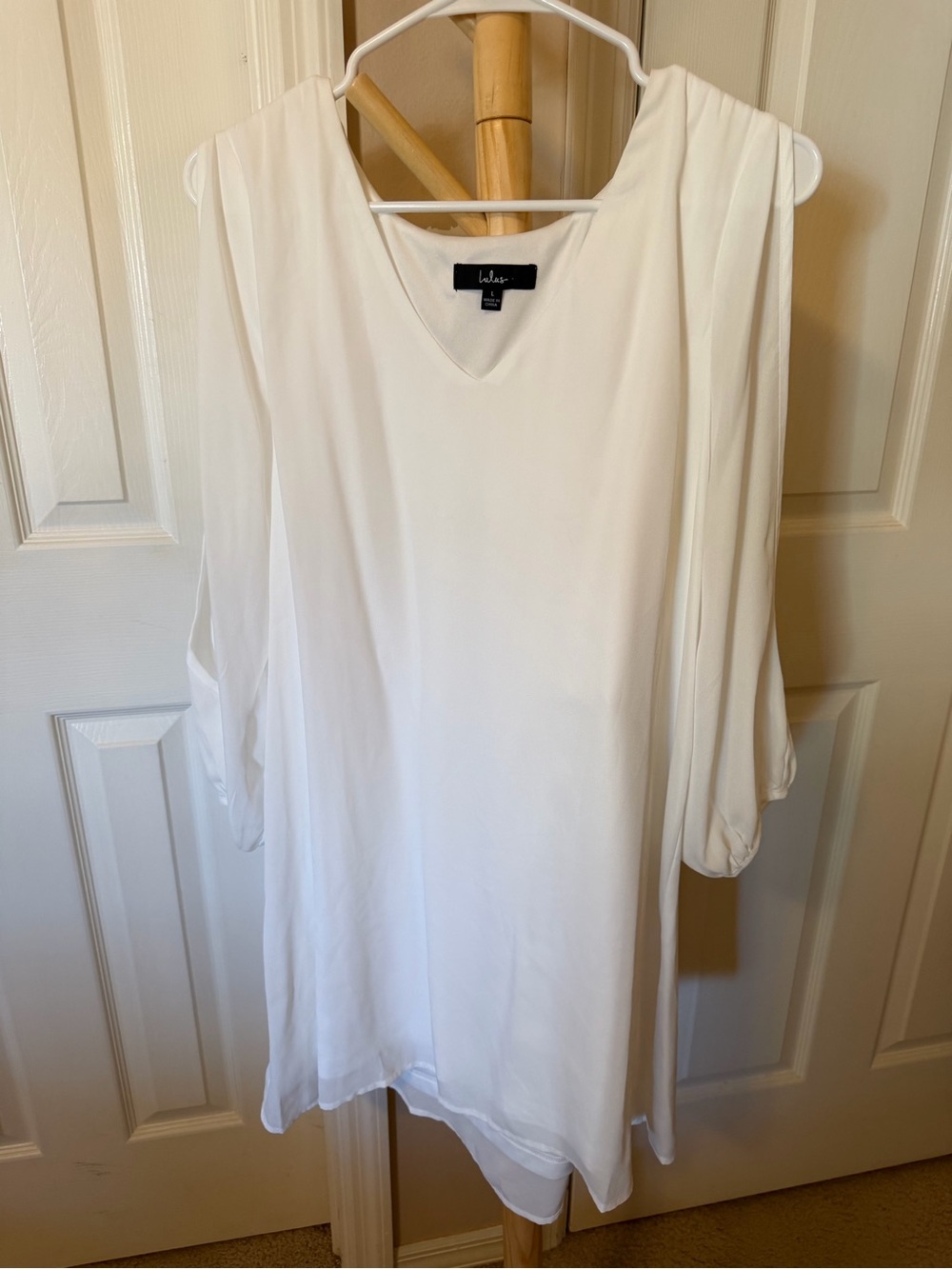 Lulu’s Ivory White Split Sleeve Flowy Dress L